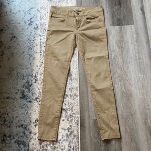 American eagle size 6 super stretch khakis